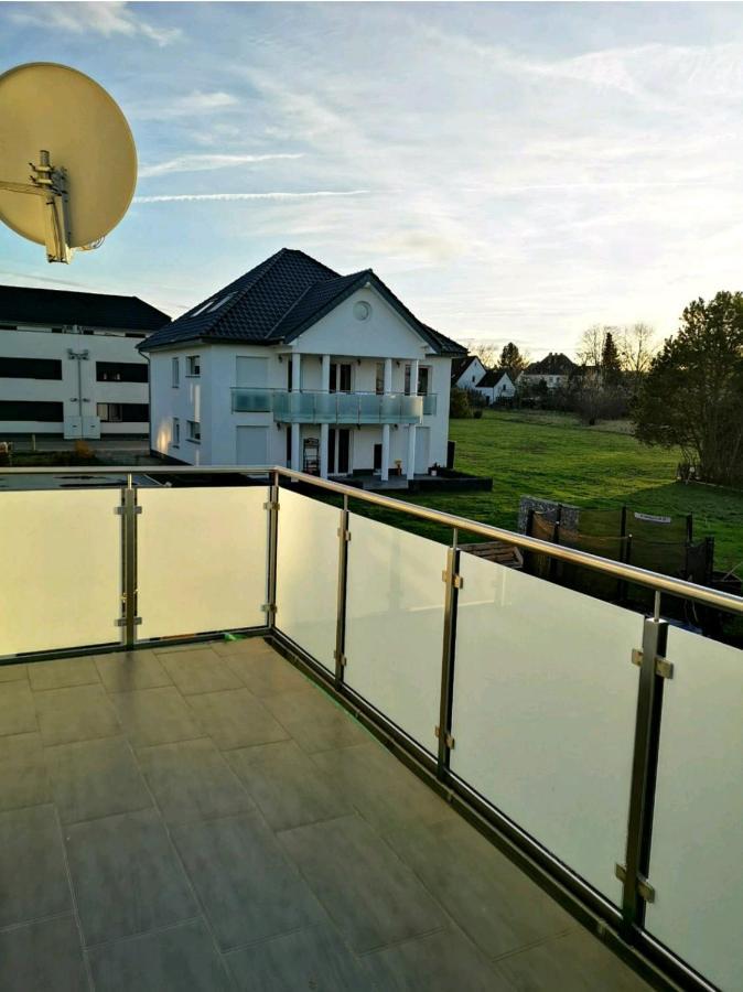 Modern Wohnen I Parkplatz I Wlan I Netflix I Balkon I 6 Schlafplaetze Apartman Bad Oeynhausen Kültér fotó