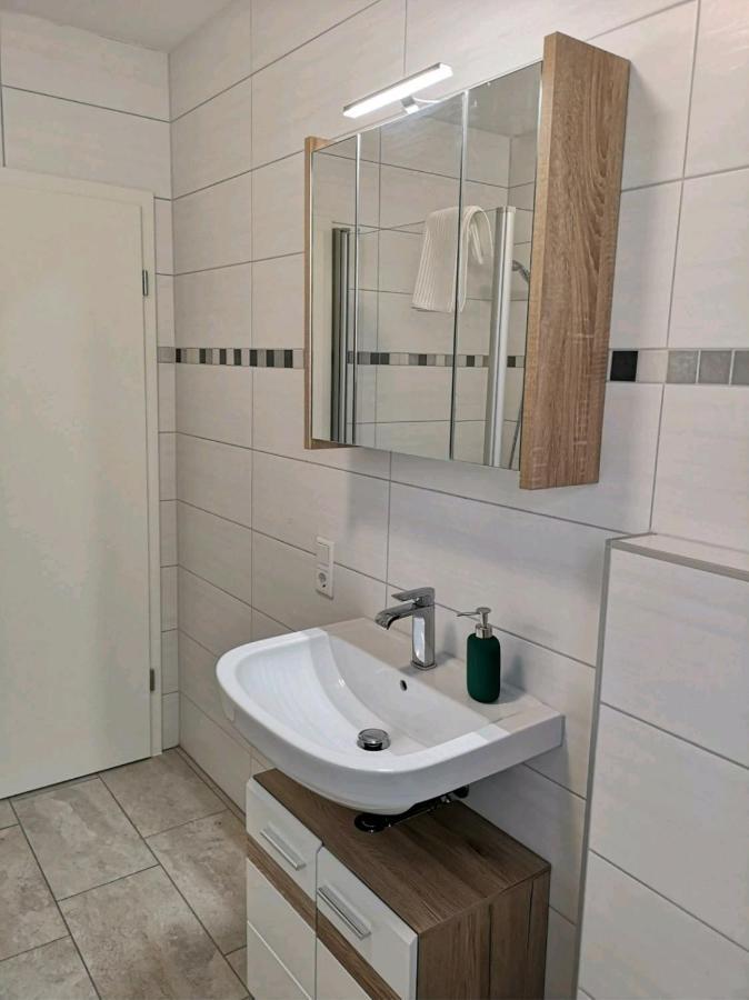 Modern Wohnen I Parkplatz I Wlan I Netflix I Balkon I 6 Schlafplaetze Apartman Bad Oeynhausen Kültér fotó